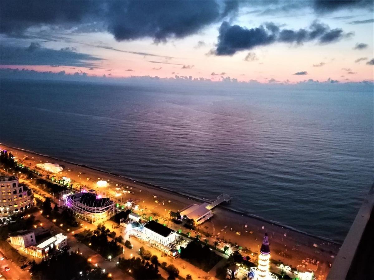 Orbi City Sun Tower 43 Floor Batumi Esterno foto