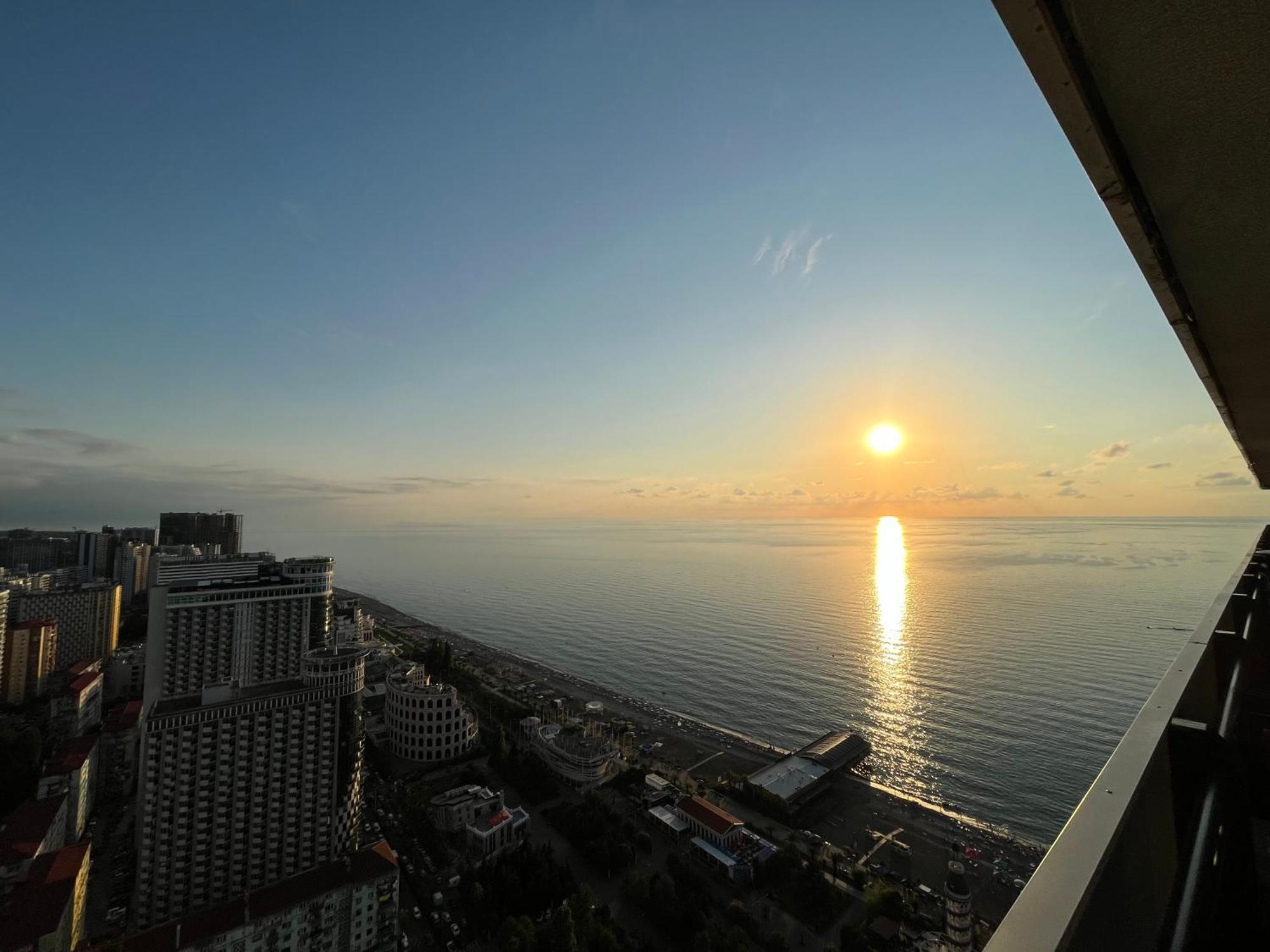 Orbi City Sun Tower 43 Floor Batumi Esterno foto
