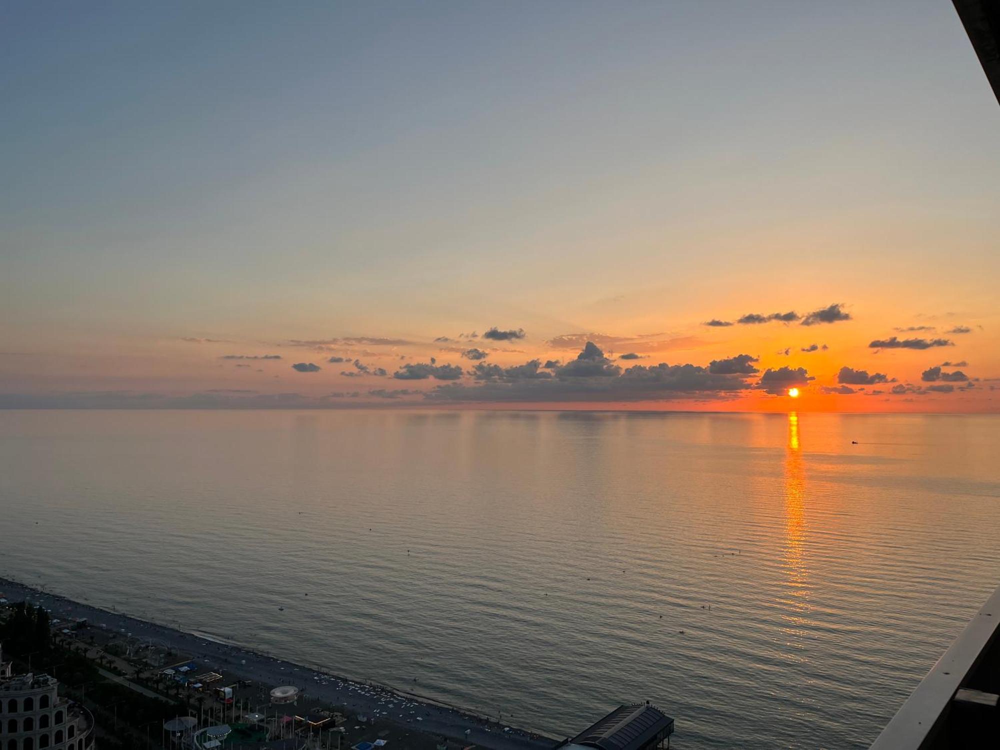 Orbi City Sun Tower 43 Floor Batumi Esterno foto